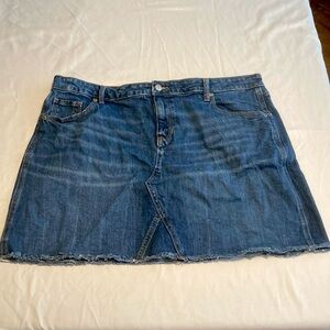Old Navy Raw Hem Jean Skirt (18)